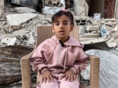 Niña de Gaza huérfana en ataque israelí reconstruye su vida con graves quemaduras