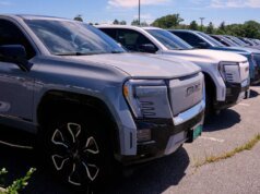 Los vehículos eléctricos de China dominan el mundo, ¿ por qué no en Estados Unidos y Canadá?