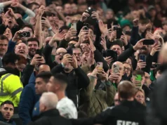 Cristiano Ronaldo recibe la primera tarjeta roja internacional en la derrota de Portugal por 2-0 ante Irlanda, tras prometer “ser un buen chico”