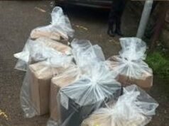 Los agentes incautan más de 3 millones de libras esterlinas en cigarrillos, vaporizadores y tabaco ilegales en redadas en tiendas del norte de Londres.