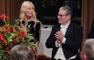 ¿Claudia Schiffer, amante de los animales, estaba interrogando a Keir Starmer sobre el brote de gripe aviar que se acercaba a su rebaño?