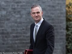 Las empresas “se verán obligadas a entregar a los trabajadores propaganda prosindical” en virtud de las nuevas leyes laboristas que “destruyen la productividad”