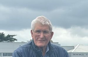 Un hombre de 86 años recibe una multa de £ 250 por tirar basura después de escupir una HOJA que se le metió en la boca