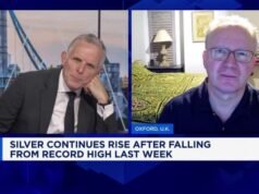 Los precios del oro y la plata se disparan a nuevos máximos a medida que el metal amarillo resurge como cobertura