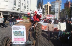 Productores del cordón frutihortícola de La Plata declaran la “emergencia productiva” y anuncian un corte en Ruta 36