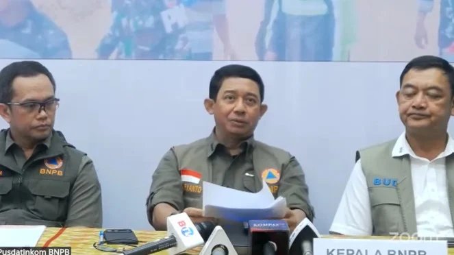 1765169267_692c7f0724b3a-kepala-bnpb-letjen-tni-suharyanto-dalam-konferensi-pers_663_372.jpg