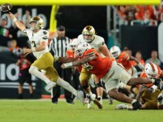 El guide equipo de Notre Dame que sale del CFP pasará la temporada de bolos