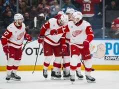Rolling Red Wings, Flames no quiere dar pasos atrás