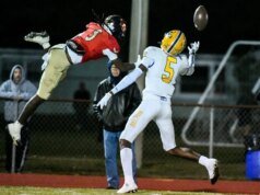 WR Calvin Russell III firma y le da a Syracuse la clase mejor clasificada de la historia