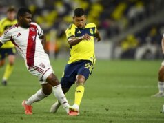 Nashville SC renueva al veterano M Bryan Acosta