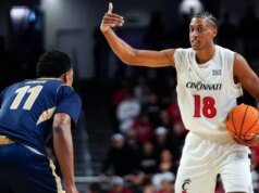 Cincinnati disfruta de un festival de volcadas en la derrota del estado de Alabama