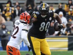 El TE de los Steelers, Darnell Washington, aprueba el protocolo de conmoción cerebral
