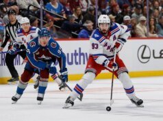 Nathan MacKinnon levanta Avalanche sobre los Rangers en tiempo extra