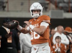 QB Arch Manning regresará a Texas para la temporada 2026