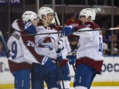 El agotador viaje por carretera de Avalanche continúa en Flyers