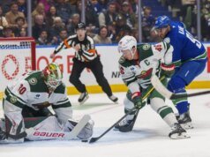 La noche de triples de Aatu Raty impulsa a Canucks sobre Wild