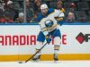 Sabres D Conor Timmins se rompe una pierna, estará fuera de 6 a 8 semanas