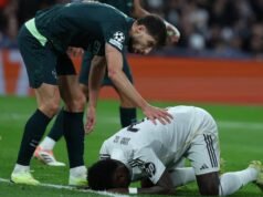 El Bernabéu no perdona la derrota y señala a un Vinicius pitado