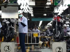 Un motociclista muere en el sur de Yakarta tras caer y luego ser atropellado por un Mini Transjakarta