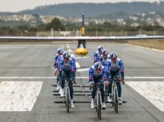 Nueve ciclistas del Red Bull – Bora rompen los límites humanos al hacer despegar una avioneta solo disadvantage su fuerza: “Pensé que era imposible”
