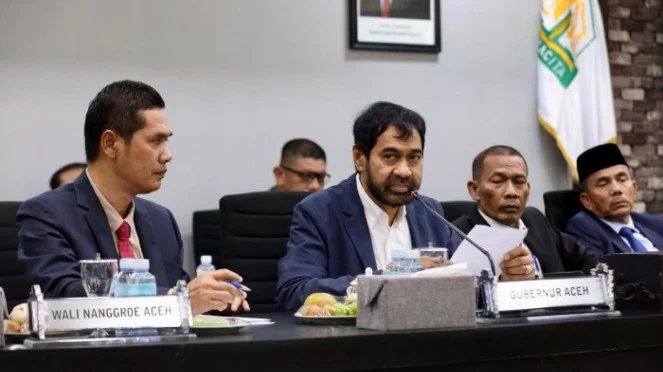 68db3f5e9cfaf-gubernur-aceh-muzakir-manaf-atau-mualem_663_372.jpeg