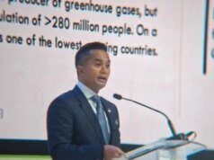 Como industria farmacéutica con más ensayos clínicos de medicinas naturales en Indonesia, Dexa Medica recibió el reconocimiento del Ministerio de Salud.