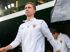 Manchester United vinculado con un defensor de 30 millones de euros que está causando sensación en La Liga