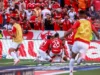 Internacional escribe un guión salvador, vence al RB Bragantino y se salva del descenso