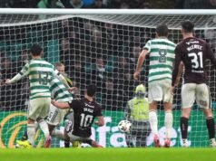 Hearts se aleja tres puntos del Celtic tras la victoria en el choque por el título escocés