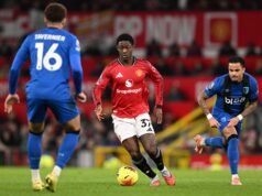 ¿Por qué Kobbie Mainoo quedó fuera del equipo del Manchester United contra el Aston Villa?