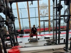 Jamie Carragher responde a la selfie de Mohamed Salah entrenando con una nueva púa