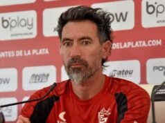 Estudiantes negocia la continuidad de Eduardo Domínguez luego del título