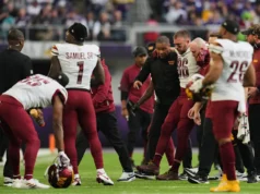 Zach Ertz temía haberse desgarrado el ligamento anterior cruzado después de recibir un fuerte golpe en la rodilla durante un intento de atrapar un salto.