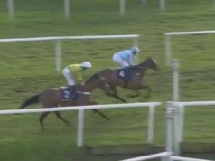 Un entrenador demasiado alto para ser jockey vence al recluta de JP McManus con un caballo que ‘no muestra nada’
