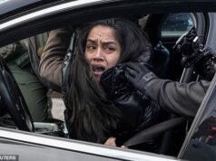 Arrastran a mujer desde su automóvil mientras supuestamente bloqueaba a agentes de ICE en Minnesota después de dispararle a Renee Good