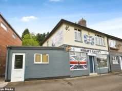 Una casa familiar normal y corriente de cuatro dormitorios a la venta por £300.000… pero tiene un extra MUY inusual que podría ayudarle a recuperar su dinero