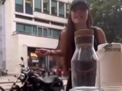 Madre borracha que gritó abusos antisemitas y arrojó comida a los restaurantes de delicatessen kosher del West End sale libre del tribunal después de una sentencia de prisión suspendida