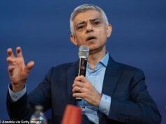 Sir Sadiq Khan lanza un llamamiento para “destacar los beneficios de la inmigración”, mientras acusa a la extrema derecha de demonizar a los inmigrantes y generar miedo sobre un Londres “distópico”