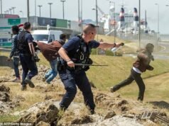 El organismo de control de derechos humanos le dijo a la policía francesa que dejara de usar balas de goma y gases lacrimógenos contra los inmigrantes en pequeñas embarcaciones con destino al Reino Unido, poniendo en peligro el acuerdo del Canal de la Mancha.