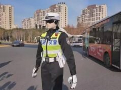 En las calles de China, un robotic ordena el tránsito
