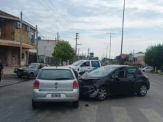 Una mujer hospitalizada tras un fuerte choque