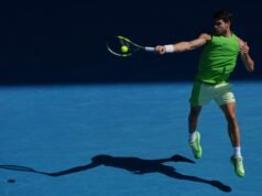 Carlos Alcaraz llega fácilmente a los cuartos de final del Abierto de Australia con una victoria en sets corridos sobre Tommy Paul