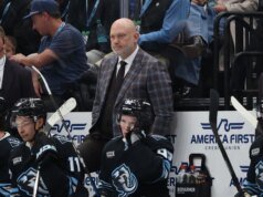 El gol de Dmitri Voronkov en tiempo added impulsa a Jackets sobre Mammoth