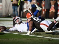 Posible cirugía de pie para el QB de los Bills, Josh Allen