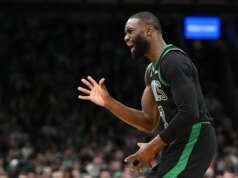 La estrella de los Celtics, Jaylen Brown, multada con 35.000 dólares por criticar a los árbitros