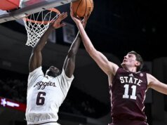 Detrás de los 23 de Rashaun Agee, Texas A&M se aleja de Miss. State