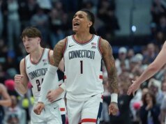 El No. 2 UConn vence a Villanova y lleva su racha ganadora a 15