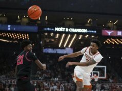 Dailyn Swain y Tramon Mark empujan a Texas más allá del No. 21 Georgia