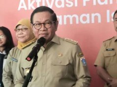 Emocionante vídeo de un autobús atravesando el agua hasta quedar sumergido, Transjakarta: ¡No es nuestra flota!