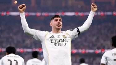 6960473e95349-gelandang-real-madrid-federico-valverde_375_211.png